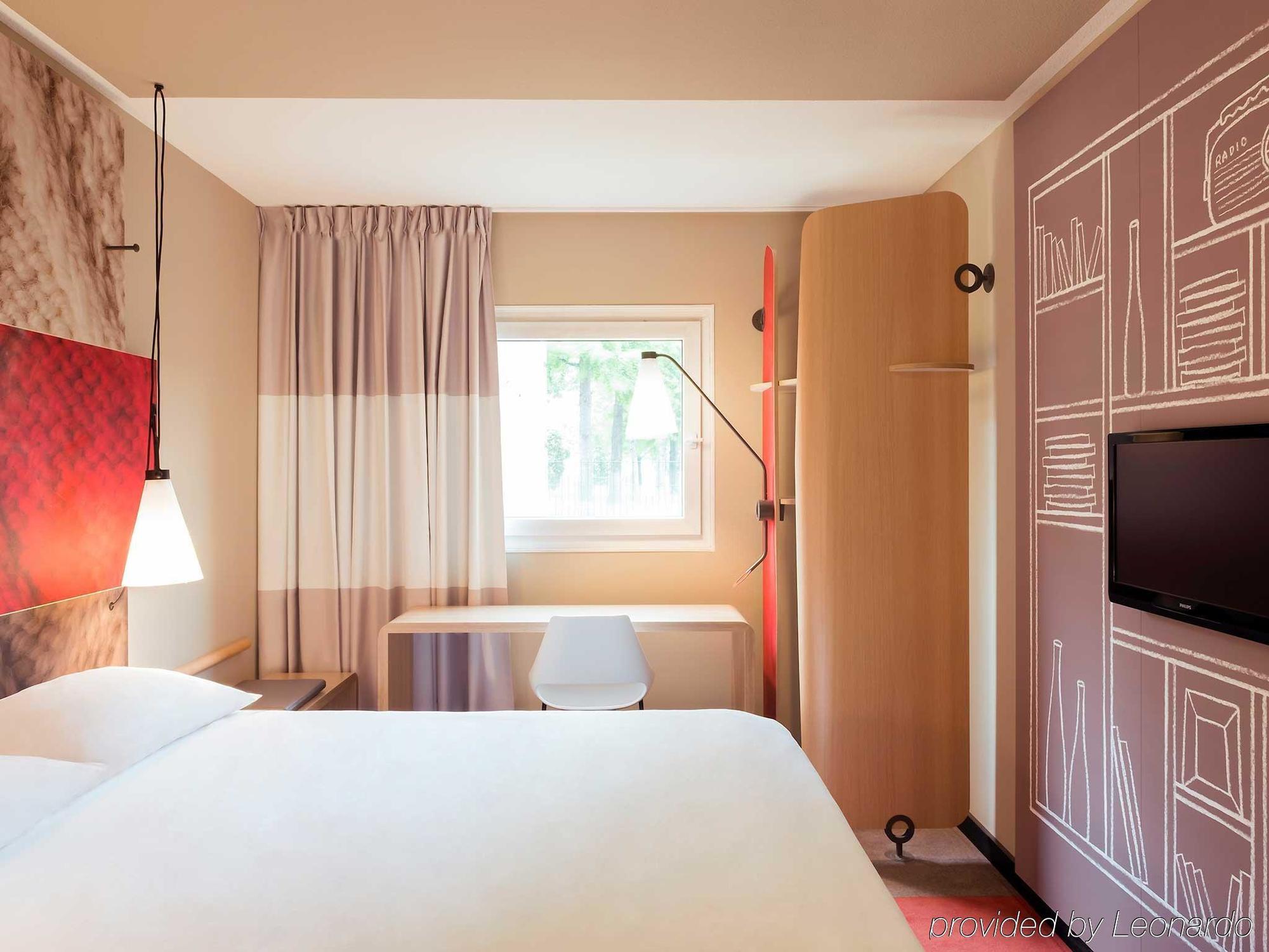 Ibis Zurich Adliswil 2*
